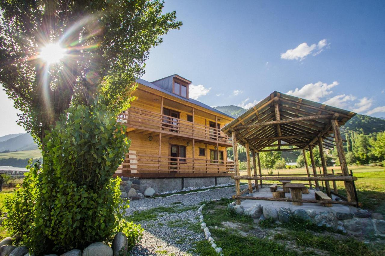 Guesthouse Gio Kashveti Εξωτερικό φωτογραφία